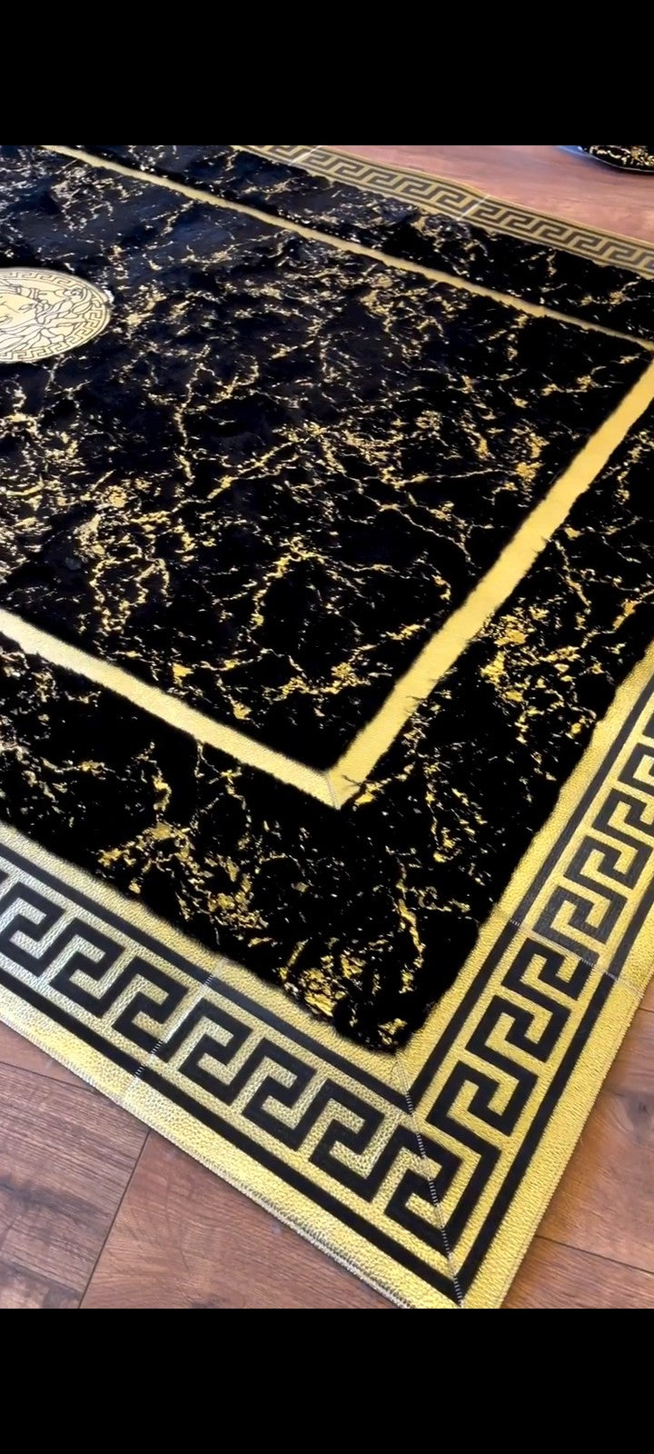 Royal Onyx Black-Gold Carpet